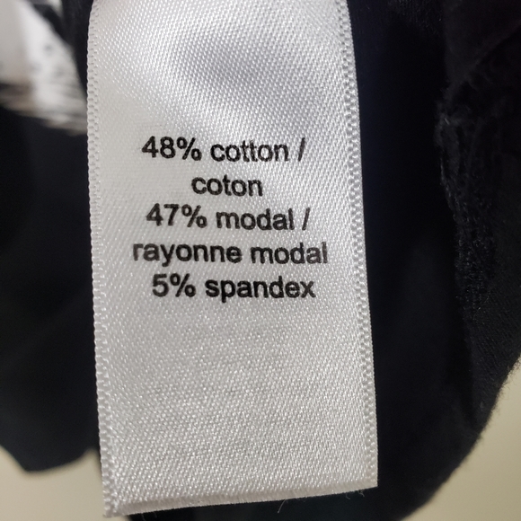 Maurices easy tiger graphic open neck short sleeve shirt woman's size me… - Picture 7 of 7